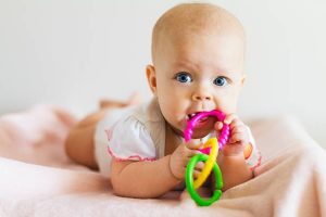 Choosing-Safe-Baby-toys